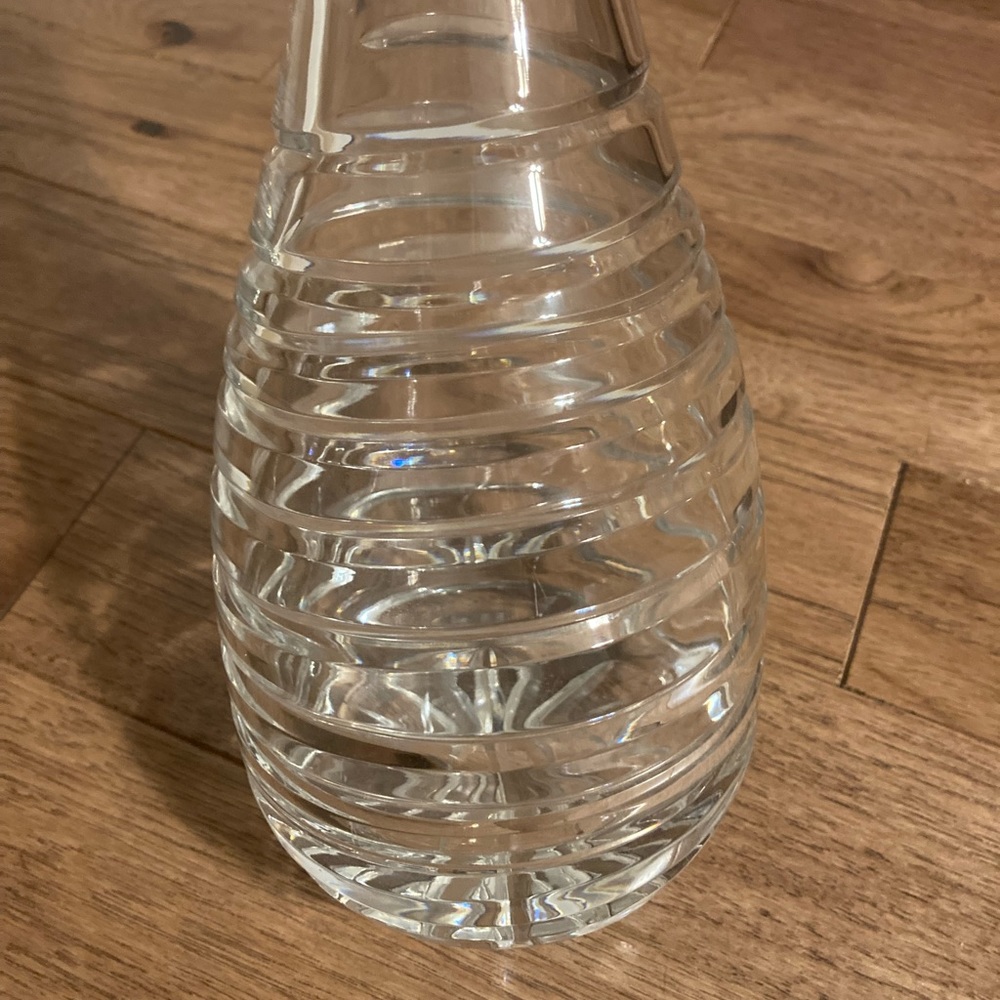 Block Cut Crystal Swirl Pattern Pitcher - Picture 6 of 8